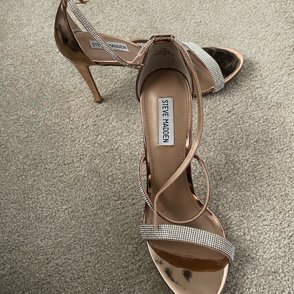 ROSE GOLD STEVE MADDEN HEELS - Picture 7 of 7